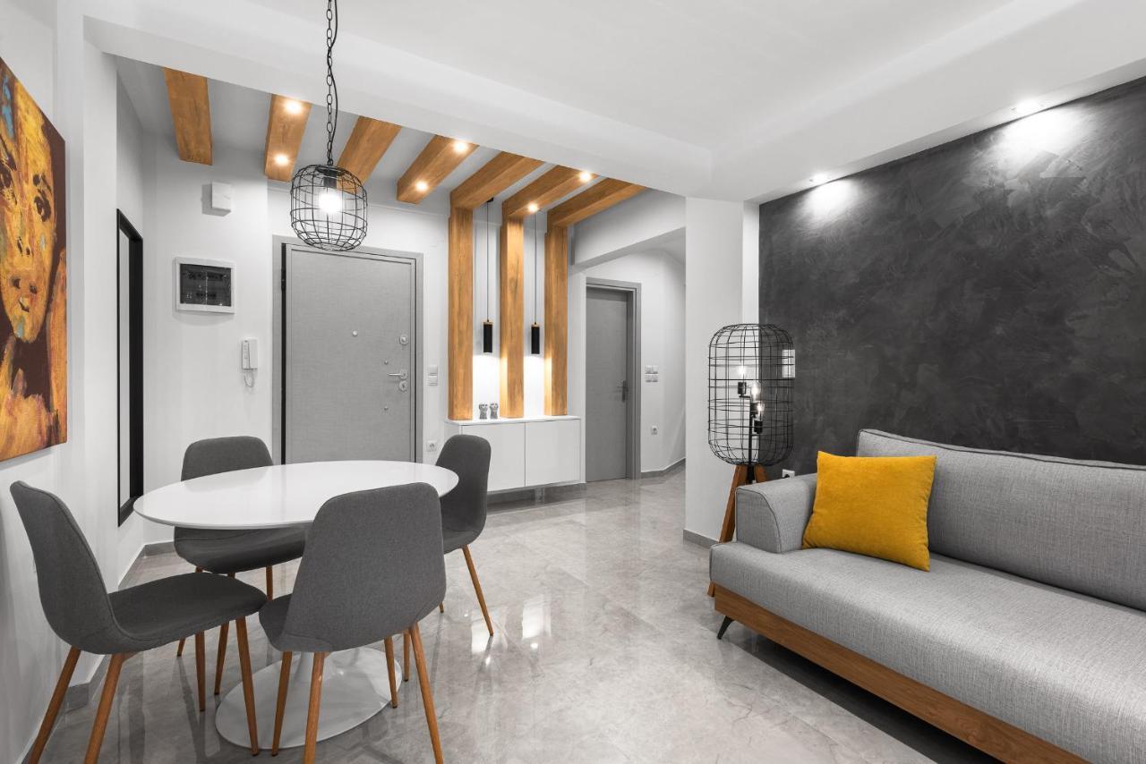 Wood N White, Nilie Hospitality Mgmt Apartment Thessaloniki Exterior photo