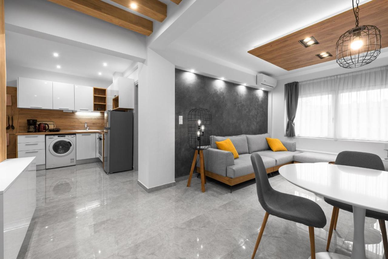 Wood N White, Nilie Hospitality Mgmt Apartment Thessaloniki Exterior photo
