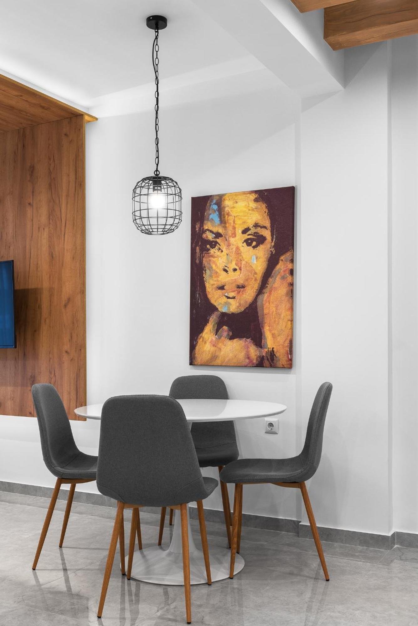 Wood N White, Nilie Hospitality Mgmt Apartment Thessaloniki Exterior photo