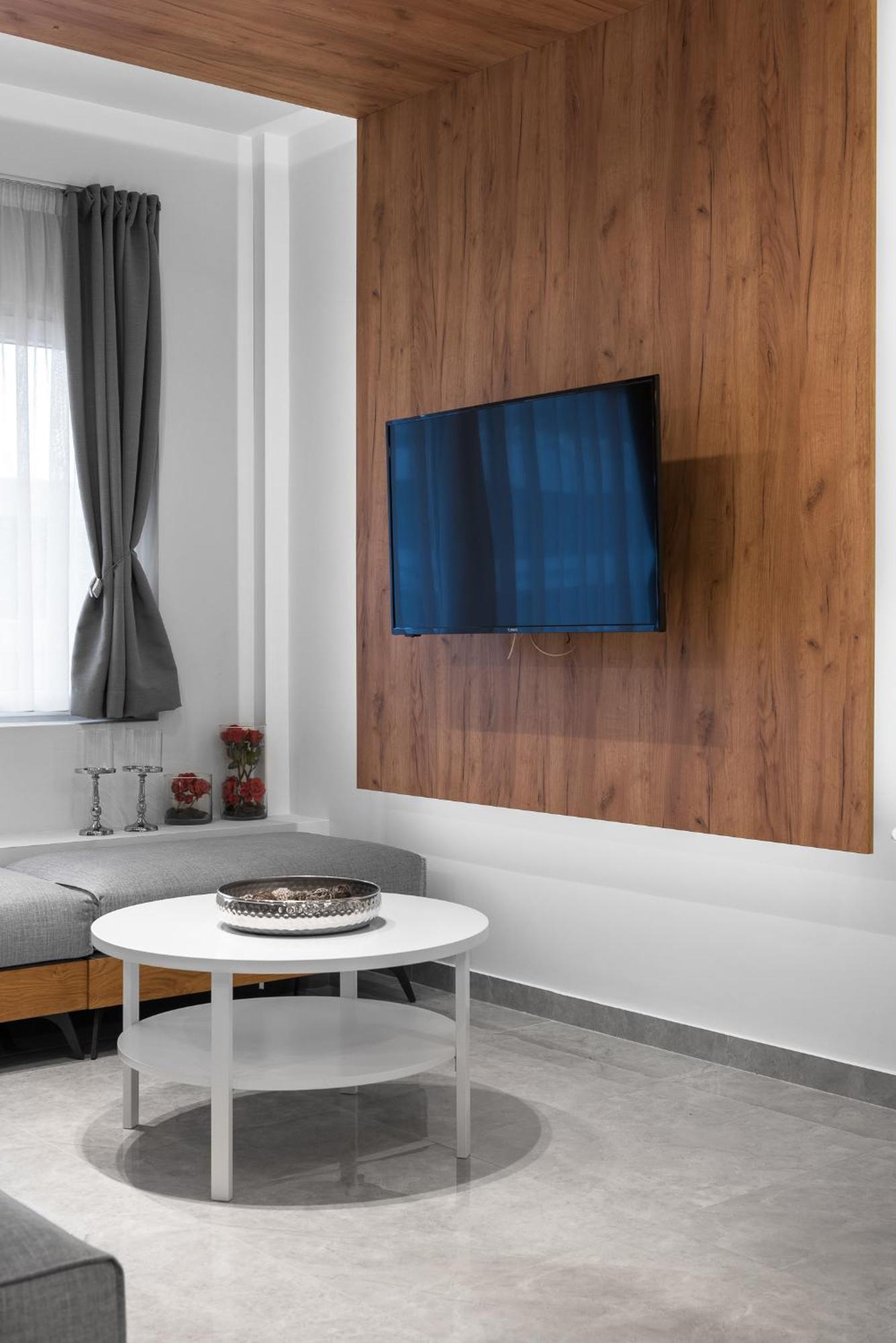 Wood N White, Nilie Hospitality Mgmt Apartment Thessaloniki Exterior photo