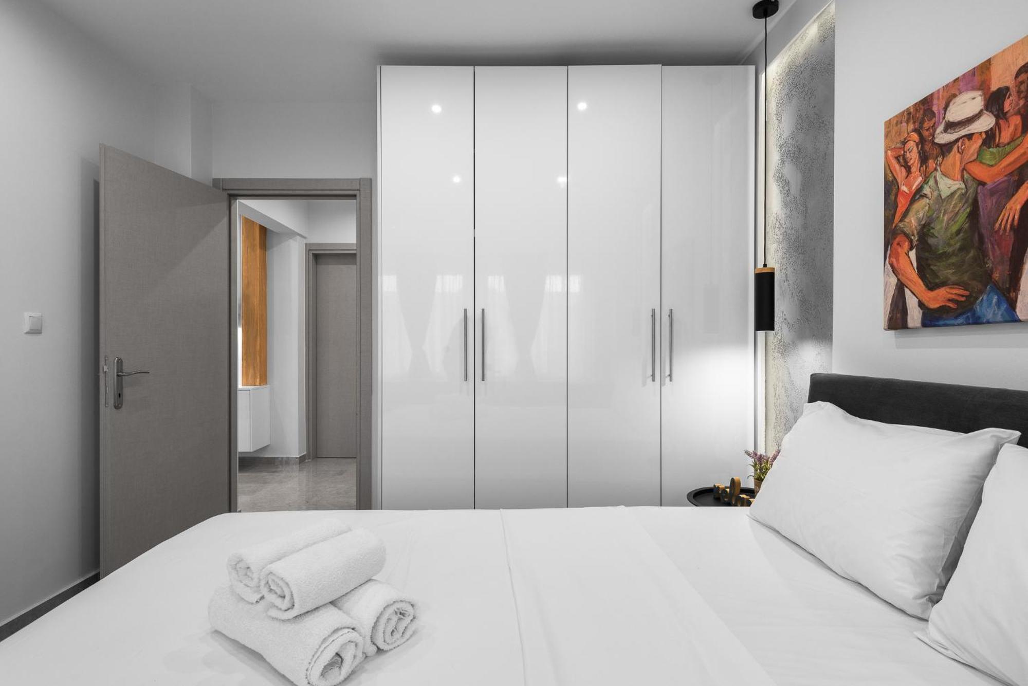 Wood N White, Nilie Hospitality Mgmt Apartment Thessaloniki Exterior photo